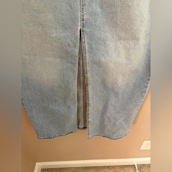 Universal Thread Blue Denim Long Skirt with high slit Size 8 - Picture 4 of 6